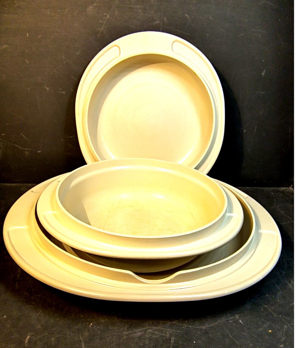 2105.  Vintage Tupperware Ultra 21 Three Piece Set Classic Almond Cream Color